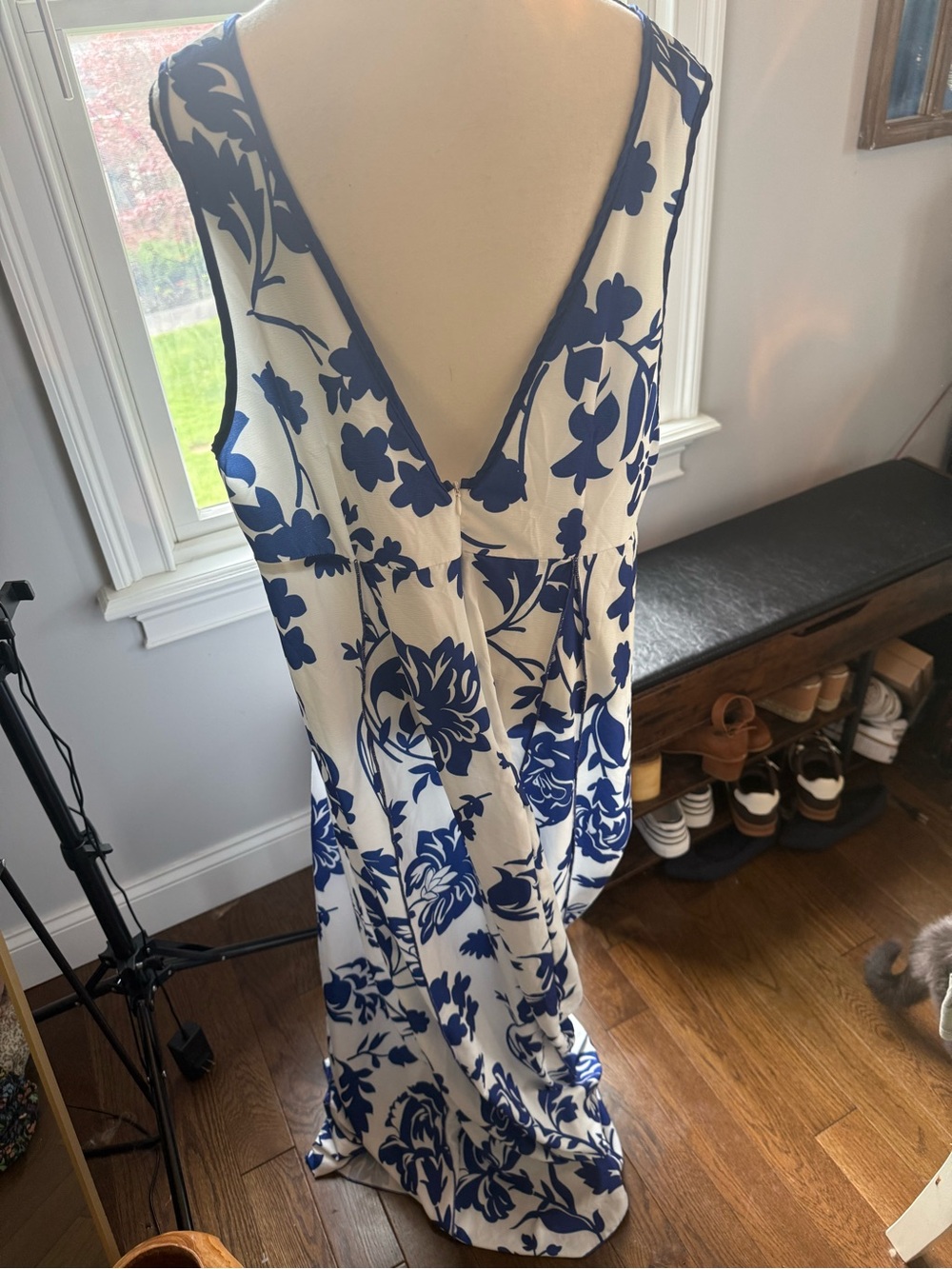 SHEIN White Maxi Dress with Blue Floral Print Size 2XL - Picture 5 of 6